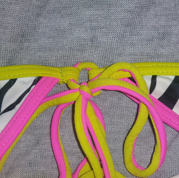 Guess size medium large zebra tie bikini bottoms - Picture 4 of 5